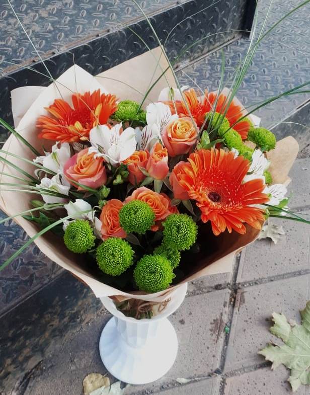 Букет цветов из: Герберы, Хризантемы, Альстромерии и Розы в Дмитровское