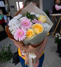 Букет цветов из:  Герберы, Розы и Хризантемы в Дмитровское