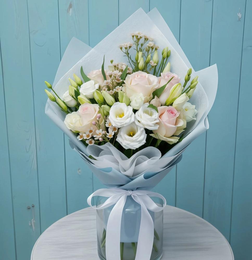 Букет цветов из: Розы и Лизиантусы в Дмитровское