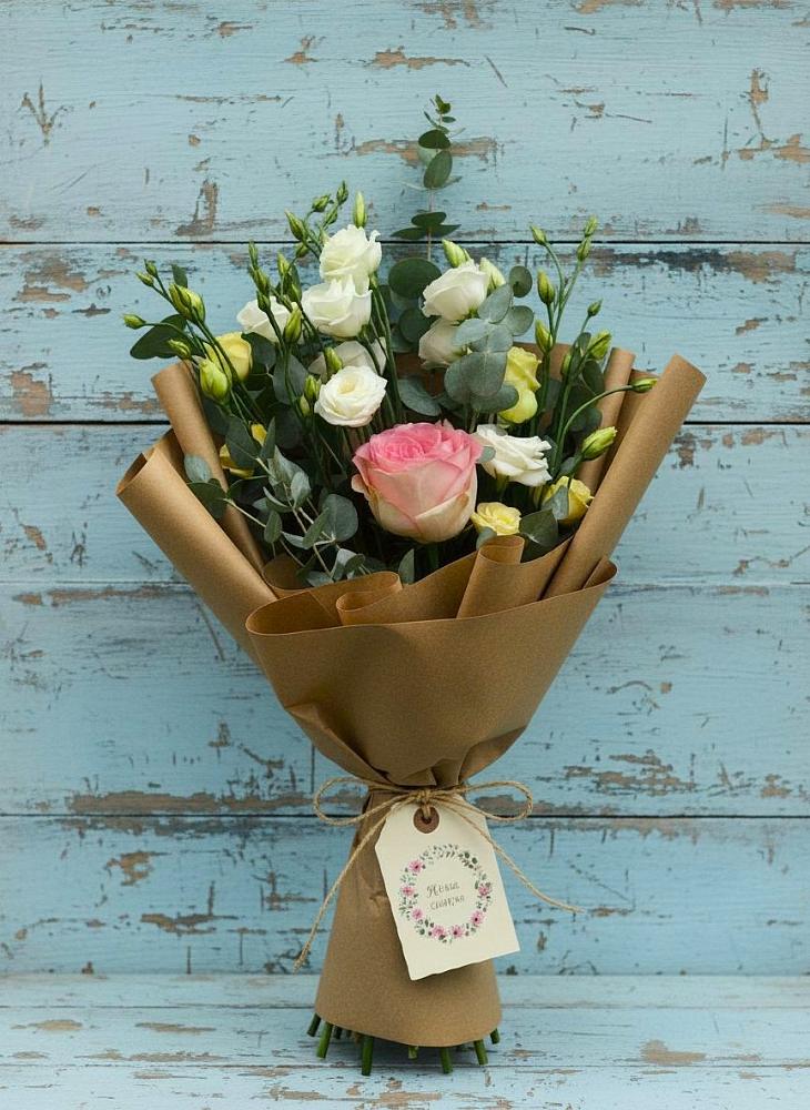 Букет цветов из: Розы и Лизиантусы в Дмитровское