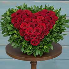 Цветочная композиция из Розы в виде сердца в Дмитровское