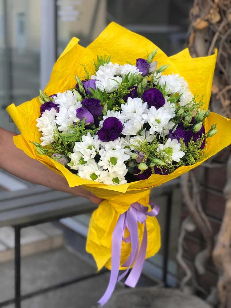 Букет цветов из: Ирисы, Хризантемы и Ромашки в Дмитровское