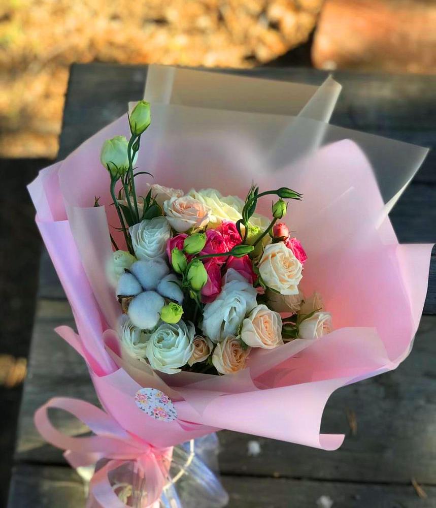 Букет цветов из: Розы и Лизиантусы в Дмитровское