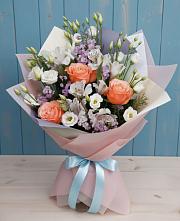 Букет цветов из:  Лизиантусы, Розы, Альстромерии и Гипсофила в Дмитровское