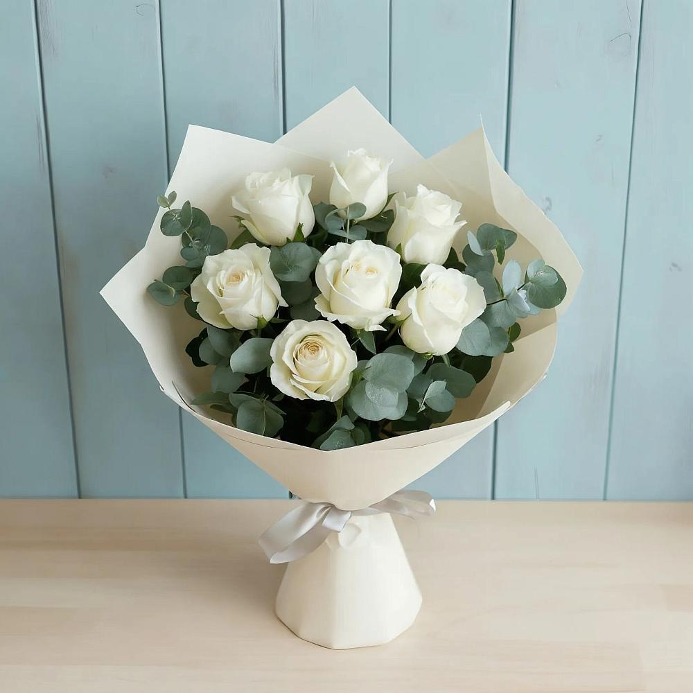 Букет Белые розы в Эвкалипте в Дмитровское