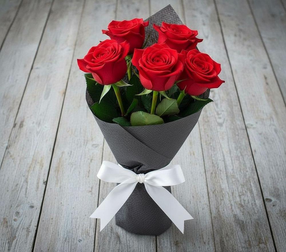 Букет 5 Красных роз Эдлесс Лав в Дмитровское