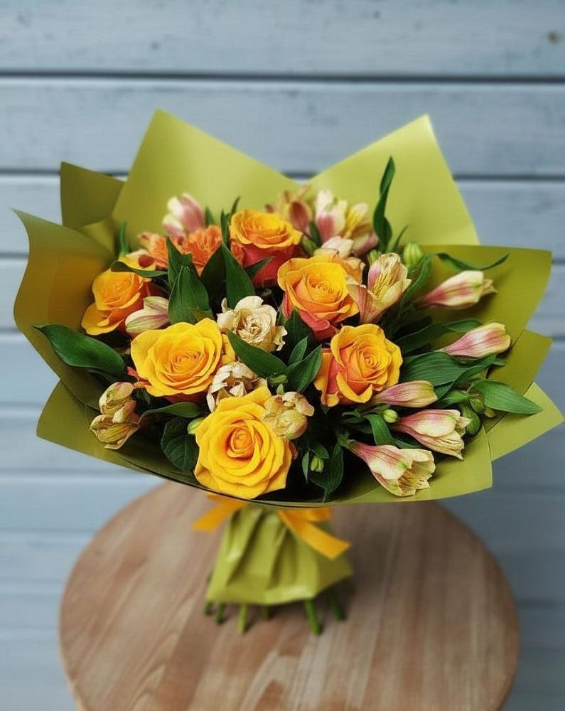 Букет цветов из: Альстромерии и Розы в Дмитровское
