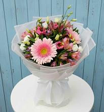 Букет цветов из:  Герберы, Альстромерии и Лизиантусы в Дмитровское