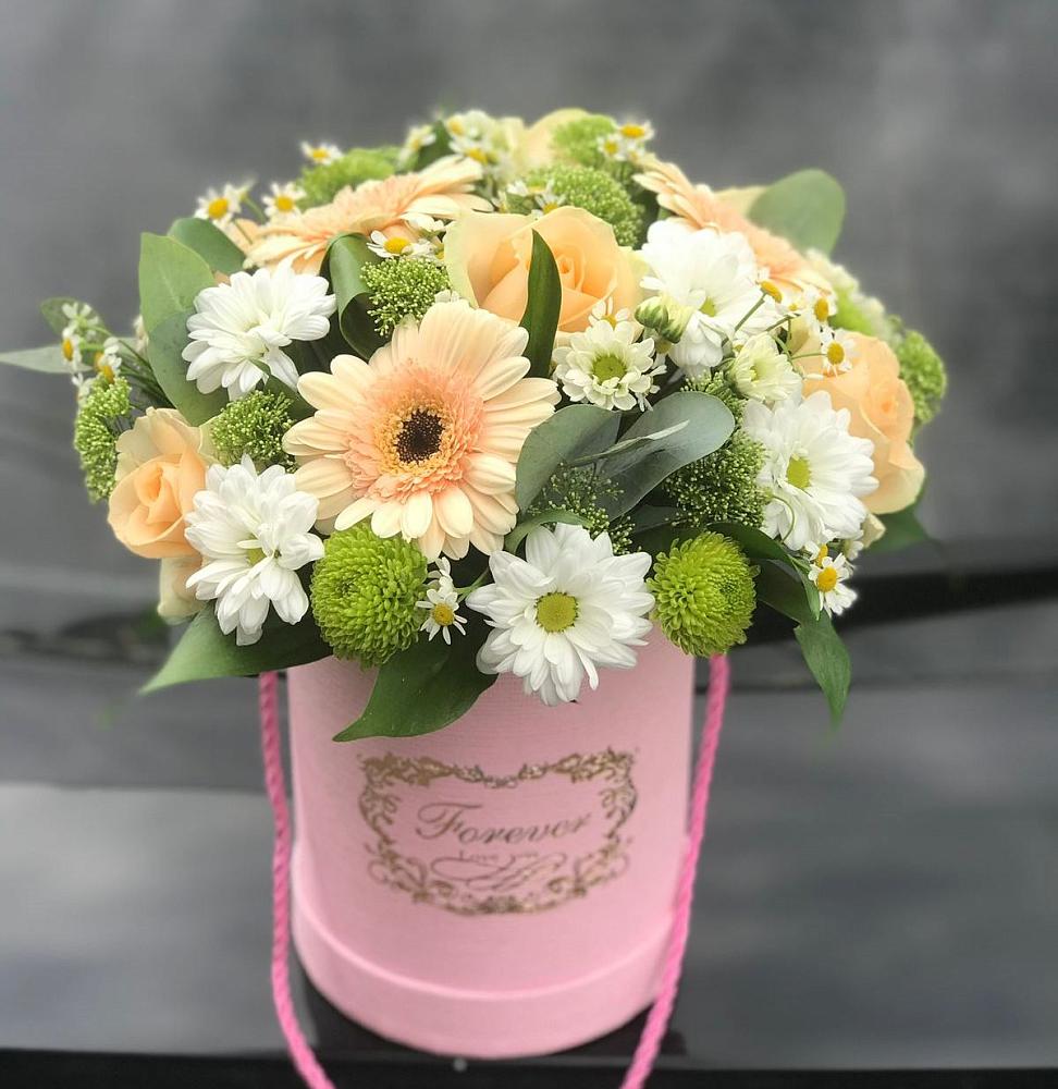 Цветочная композиция из Розы, Герберы и Хризантемы в шляпной коробке в Дмитровское