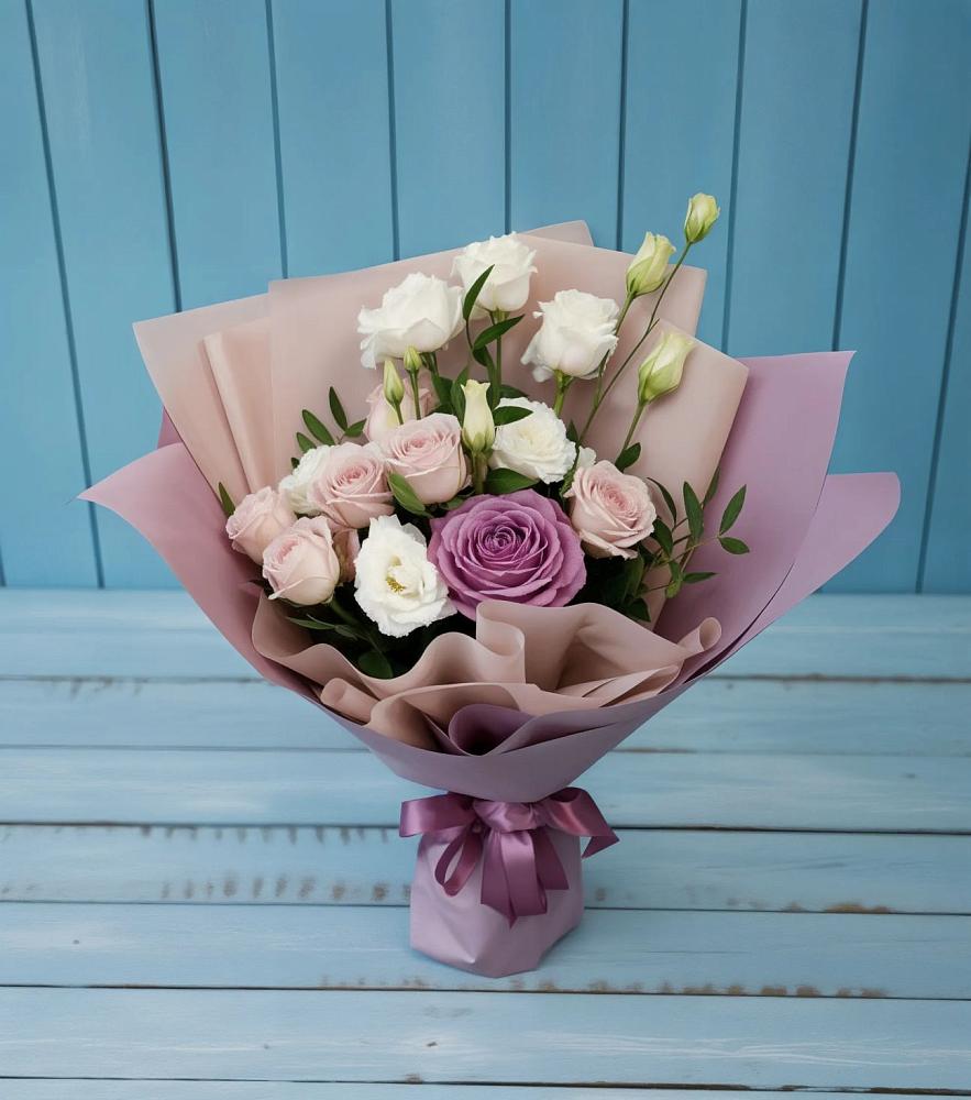 Букет цветов из: Розы и Лизиантусы в Дмитровское